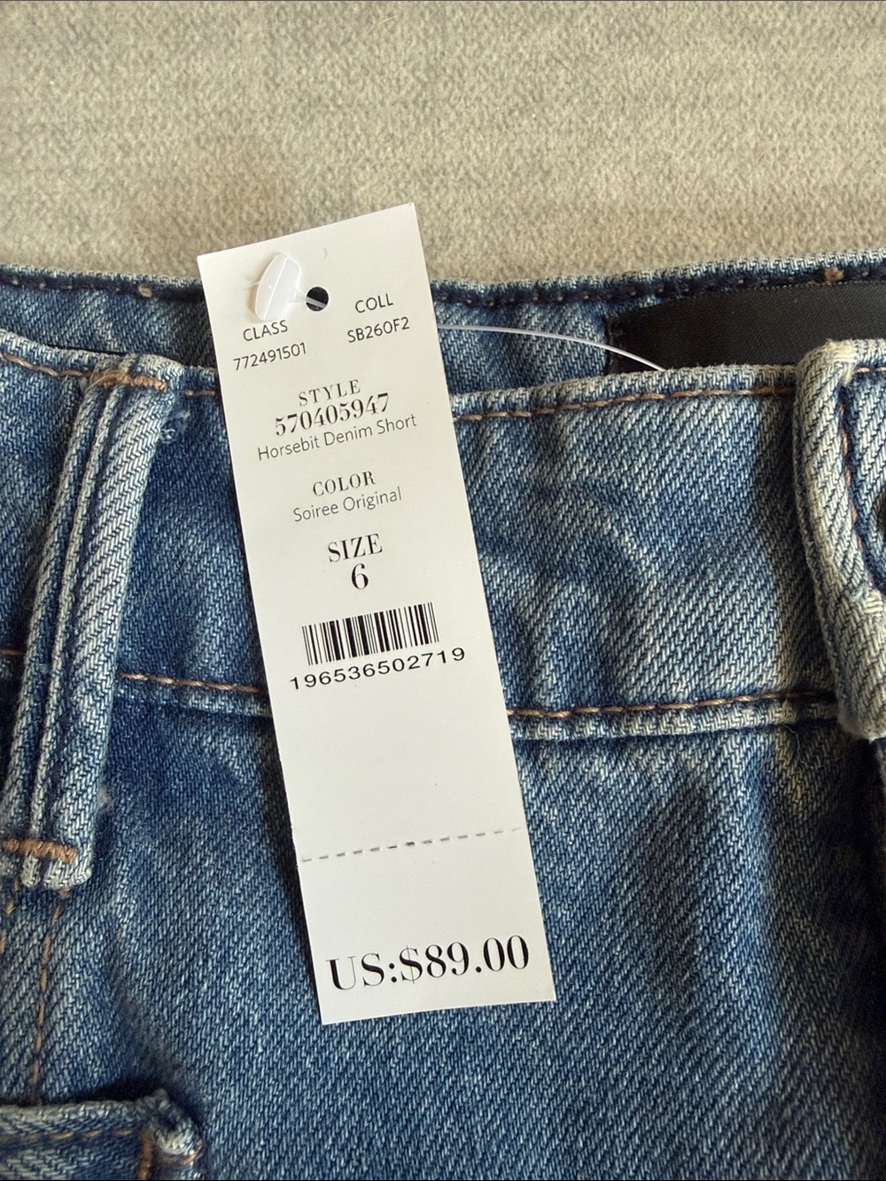 White House Black Market Horsebit Denim Short size 6 NWT - Picture 2 of 8